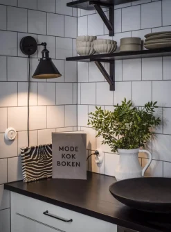 Pr home of Scandinavia Ab Leselamper<Anton vegglampe - Antikk messing