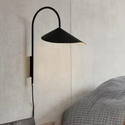 Ferm Living Interiørlamper|Leselamper<Arum vegglampe swing - svart