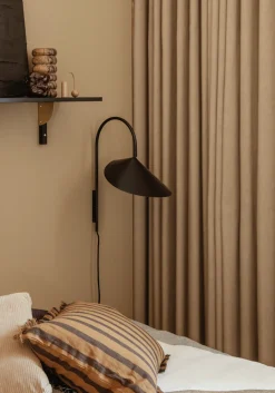 Ferm Living Interiørlamper|Leselamper<Arum vegglampe swing - svart
