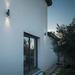 Slv Utelamper Med Opp/Ned Lys<Astina vegglampe utendørs opp/ned IP44