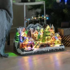 Konstsmide Juledekorasjon<By med flyvende rensdyr, nisse og musikk LED