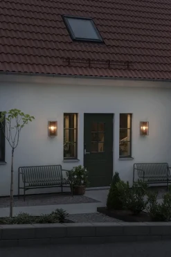 Konstsmide Lightup-Pris|Utelamper - Veggskjold / Plafond<Carpi vegglampe utendørs H40 cm IP44 - Svart/Messing