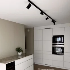 Antidark Kjøkkenbelysning Tak|Designline<Designline Tube komplett 1.9 meter spotskinne med 5 spotter GU10 -