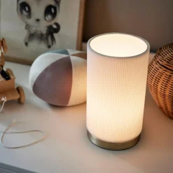 Pr home of Scandinavia Ab Barneromsbelysning<Dora bordlampe -