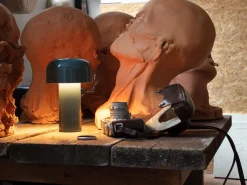 Flos Oppladbare Bordlamper<Bellhop oppladbar bordlampe