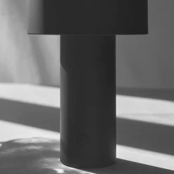 Flos Oppladbare Bordlamper<Bellhop oppladbar bordlampe