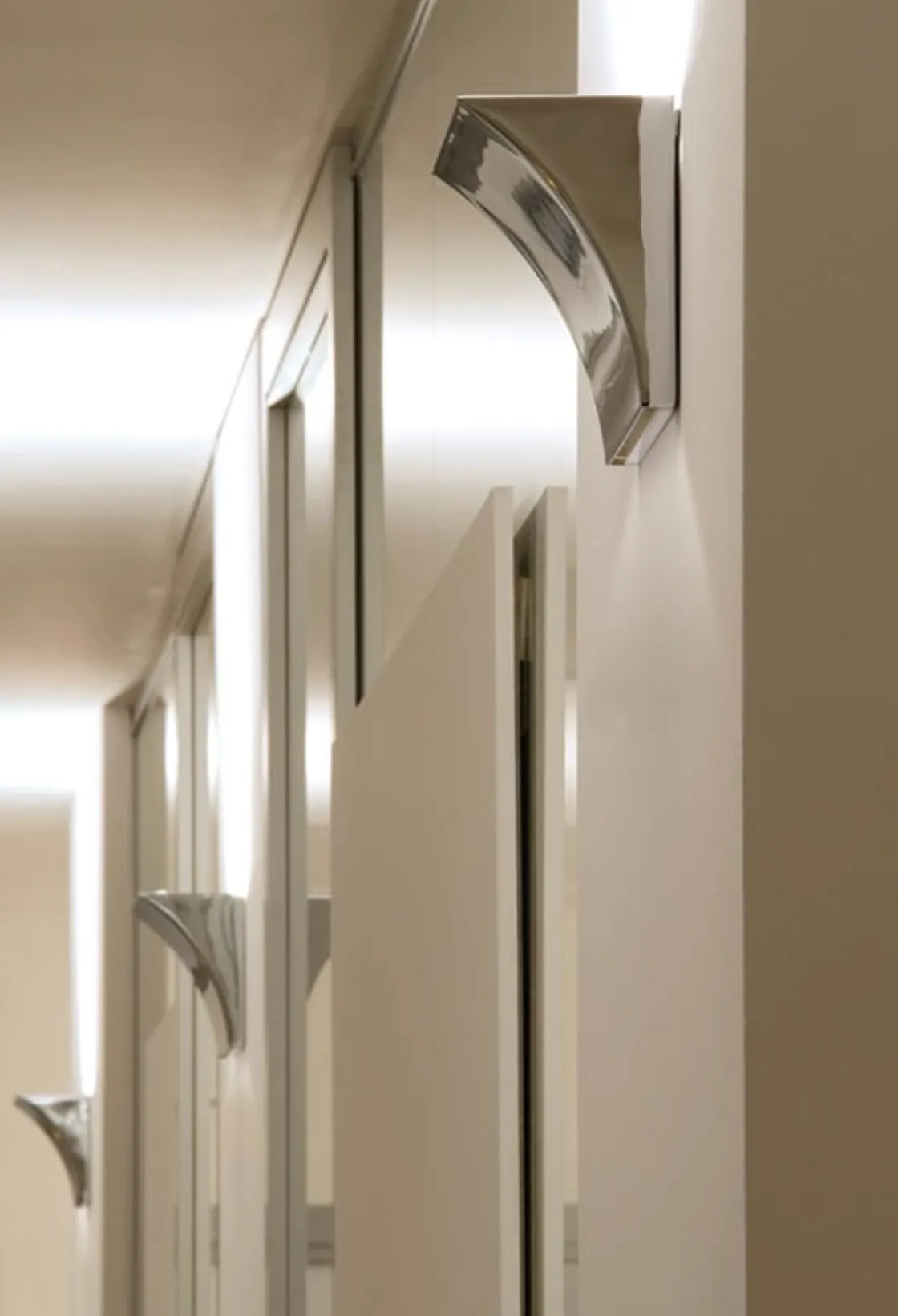 Flos Vegglamper Med Opp/Ned Lys|Interiørlamper<Pochette up/down LED vegglampe