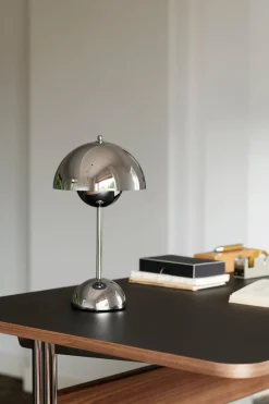 &Tradition Lightup-Pris|Barneromsbelysning<Flowerpot VP9 bærbar bordlampe