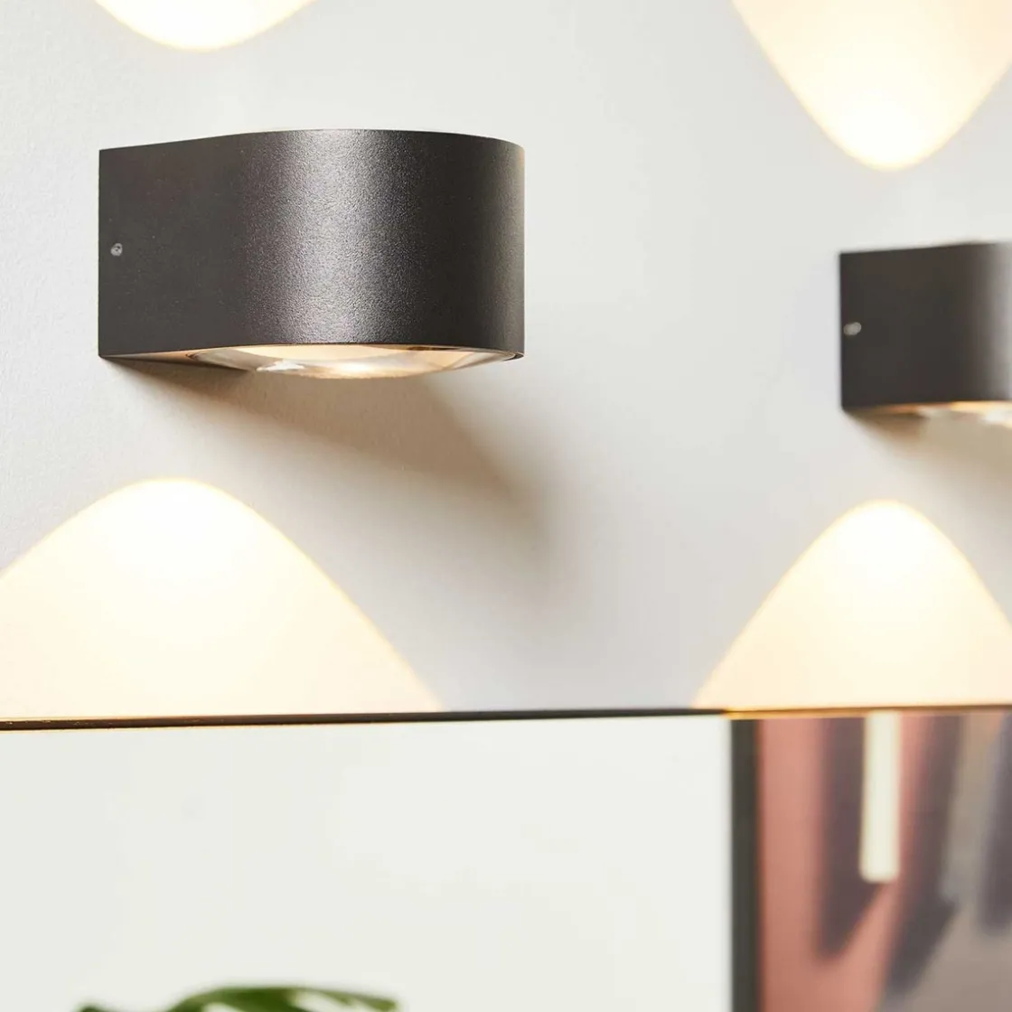 LOOM Design Utelamper Med Opp/Ned Lys|Baderomsbelysning Vegg<Frey vegglampe IP65 2x6W 2700K -