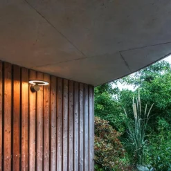 Slv Utelamper Med Opp/Ned Lys<I-ring vegglampe utendørs 9,2W 3000 Kelvin IP65