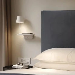 Astro Lighting Vegglamper Med Usb|Leselamper<Ito vegglampe med trådløs lader og USB