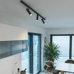 Sg Armaturen As Lightup-Pris|Zip Spotskinner<Komplett 2m Zip Tube Micro 3 X 7W LED 2000-2800K dim to warm