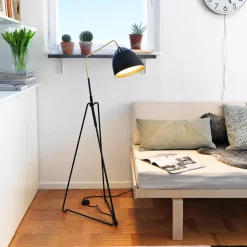 Örsjö Leselamper Gulv<Lean gulvlampe - Svart/Rå messing