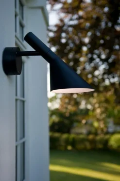 Louis Poulsen Utelamper - Veggskjold / Plafond|Utelamper - Klassiske Vegglamper<AJ 50 utendørs vegglampe