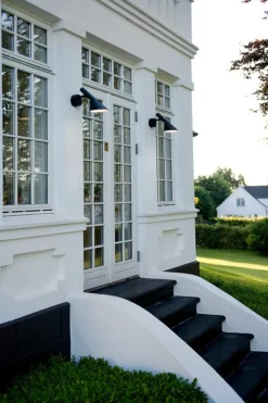 Louis Poulsen Utelamper - Veggskjold / Plafond|Utelamper - Klassiske Vegglamper<AJ 50 utendørs vegglampe