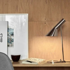 Louis Poulsen Louis Poulsen<AJ bordlampe