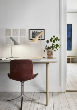 Louis Poulsen Louis Poulsen<AJ bordlampe