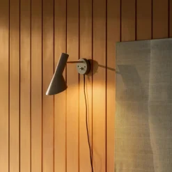 Louis Poulsen Louis Poulsen|Leselamper<AJ Vegglampe