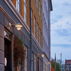 Louis Poulsen Utelamper - Veggskjold / Plafond|Utelamper - Klassiske Vegglamper<Albertslund utendørs vegglampe kort