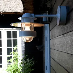 Louis Poulsen Utelamper - Veggskjold / Plafond|Utelamper - Klassiske Vegglamper<Albertslund utendørs vegglampe kort