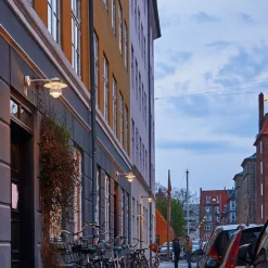 Louis Poulsen Utelamper - Veggskjold / Plafond|Utelamper - Klassiske Vegglamper<Albertslund utendørs vegglampe kort