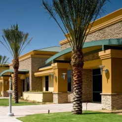 Louis Poulsen Utelamper - Klassiske Vegglamper|Louis Poulsen<Kipp utendørs vegglampe