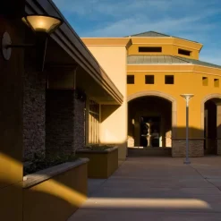 Louis Poulsen Utelamper - Klassiske Vegglamper|Louis Poulsen<Kipp utendørs vegglampe