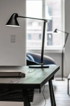 Louis Poulsen Louis Poulsen<NJP bordlampe