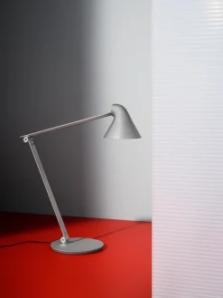 Louis Poulsen Louis Poulsen<NJP bordlampe