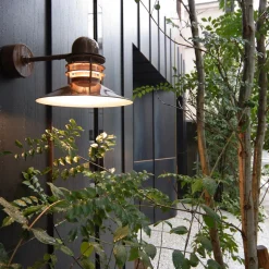 Louis Poulsen Utelamper - Klassiske Vegglamper|Louis Poulsen<Nyhavn utendørs vegglampe