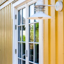 Louis Poulsen Utelamper - Klassiske Vegglamper|Louis Poulsen<Nyhavn utendørs vegglampe