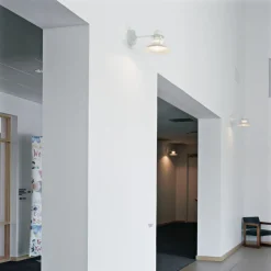 Louis Poulsen Utelamper - Klassiske Vegglamper|Louis Poulsen<Nyhavn utendørs vegglampe