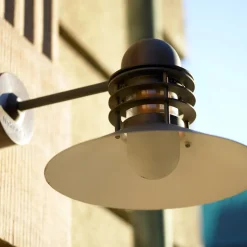 Louis Poulsen Utelamper - Klassiske Vegglamper|Louis Poulsen<Nyhavn utendørs vegglampe