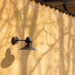 Louis Poulsen Utelamper - Klassiske Vegglamper|Louis Poulsen<Nyhavn utendørs vegglampe