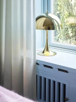 Louis Poulsen Louis Poulsen<Panthella 320 bordlampe
