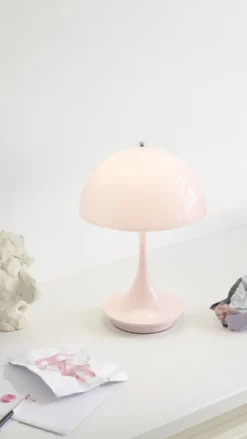 Louis Poulsen Louis Poulsen<Panthella 250 bordlampe