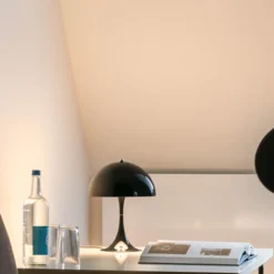 Louis Poulsen Louis Poulsen<Panthella 250 bordlampe