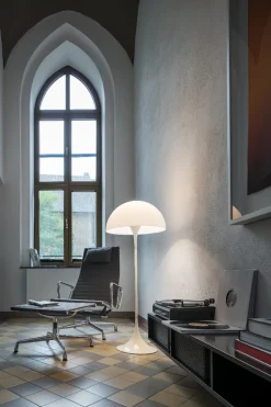 Louis Poulsen Interiørlamper Gulv|Louis Poulsen<Panthella gulvlampe