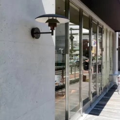 Louis Poulsen Utelamper - Klassiske Vegglamper|Louis Poulsen<PH utendørs vegglampe - Børstet