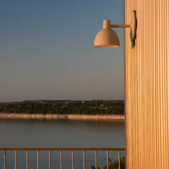 Louis Poulsen Utelamper - Klassiske Vegglamper|Louis Poulsen<Toldbod utendørs vegglampe 22