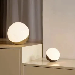 Louis Poulsen Louis Poulsen<VL Studio 250 bord / gulv