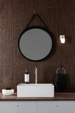 Marksløjd Baderomsbelysning Vegg<Menton vegglampe IP44 - Messing/opalhvit -