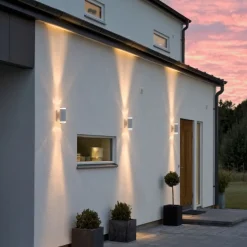 Konstsmide Lightup-Pris|Utelamper Med Opp/Ned Lys<Modena vegglampe I opp/ned -