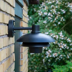 Dyberg Larsen Utelamper - Klassiske Vegglamper<Morph D24 utendørs vegglampe IP44