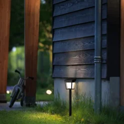 Philips Solcellebelysning|Oppladbare Bordlamper<Nissa hagebelysning utendørs IP44 1,8W 3000 Kelvin m/sensor - Solcelle