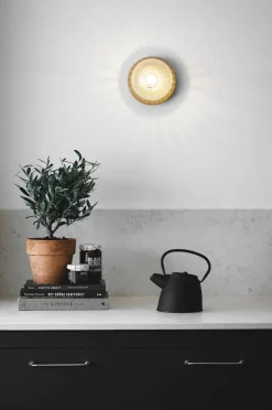 Nuura Baderomsbelysning Tak|Interiørlamper<Liila 1 vegglampe/taklampe - medium - nordic gold / optikk