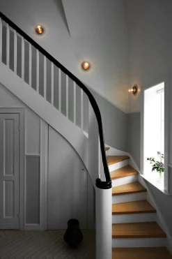 Nuura Baderomsbelysning Tak|Interiørlamper<Liila 1 vegglampe/taklampe - medium - nordic gold / optikk