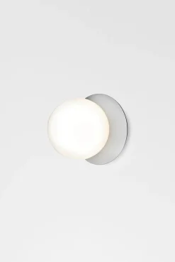 Nuura Baderomsbelysning Tak|Interiørlamper<Liila 1 vegglampe/taklampe - medium - light silver / opal