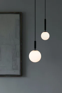 Nuura Baderomsbelysning Tak|Kjøkkenbelysning Tak<Miira 1 svart/opal