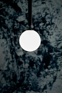 Nuura Baderomsbelysning Tak|Kjøkkenbelysning Tak<Miira 1 svart/opal